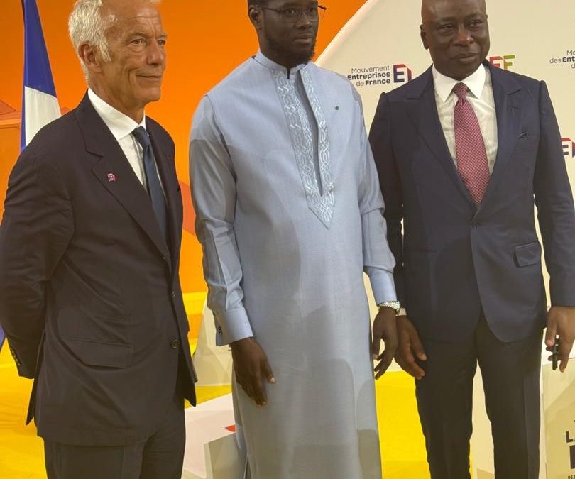 Le Chef de l’Etat, Son Excellence, le Président Basssirou Diomaye FAYE a été accueilli ce matin, à Paris, lors de la cérémonie d’ouverture de la 7e édition de la Rencontre des Entrepreneurs de France (REF 2025) par le Président du MEDEF, Patrick Martin, en compagnie du Président du CNP, Baidy AGNE.