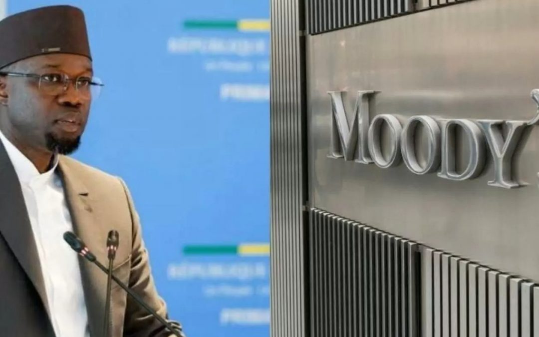 Je me suis rappelé que Pierre Biarnès, correspondant du journal Le Monde (c’est lui qui avait annoncé le départ de Senghor en 1980), avait, cette année-là, «dégradé» la note agricole du Sénégal. En 2025, c’est Moody’s qui dégrade notre note économique.