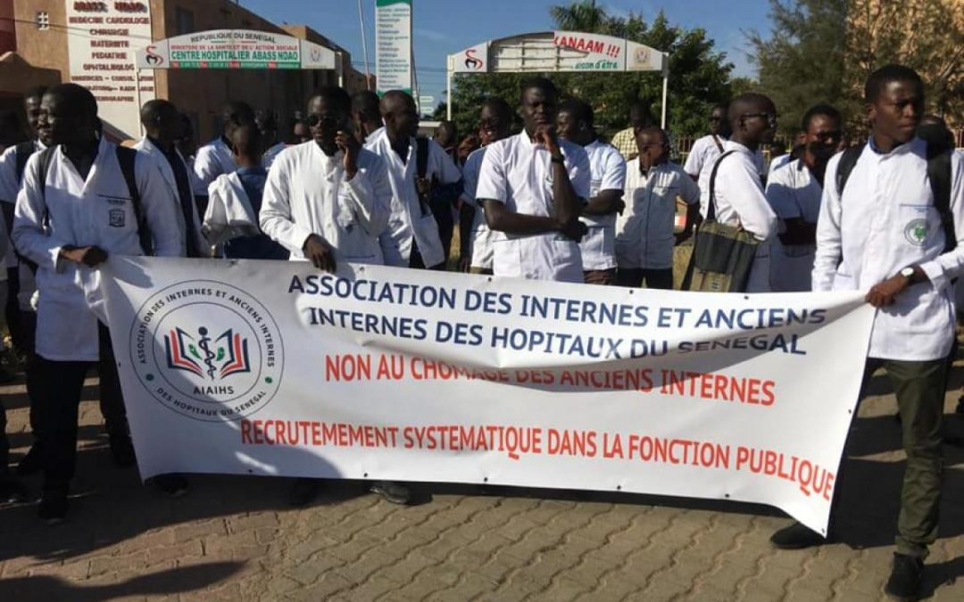 Les internes des hôpitaux tirent sur le Préfet de Dakar