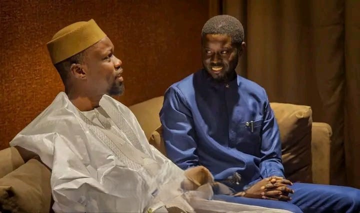 Diomaye Faye-Ousmane SonkoDuel au sommet, silence sur le quotidien