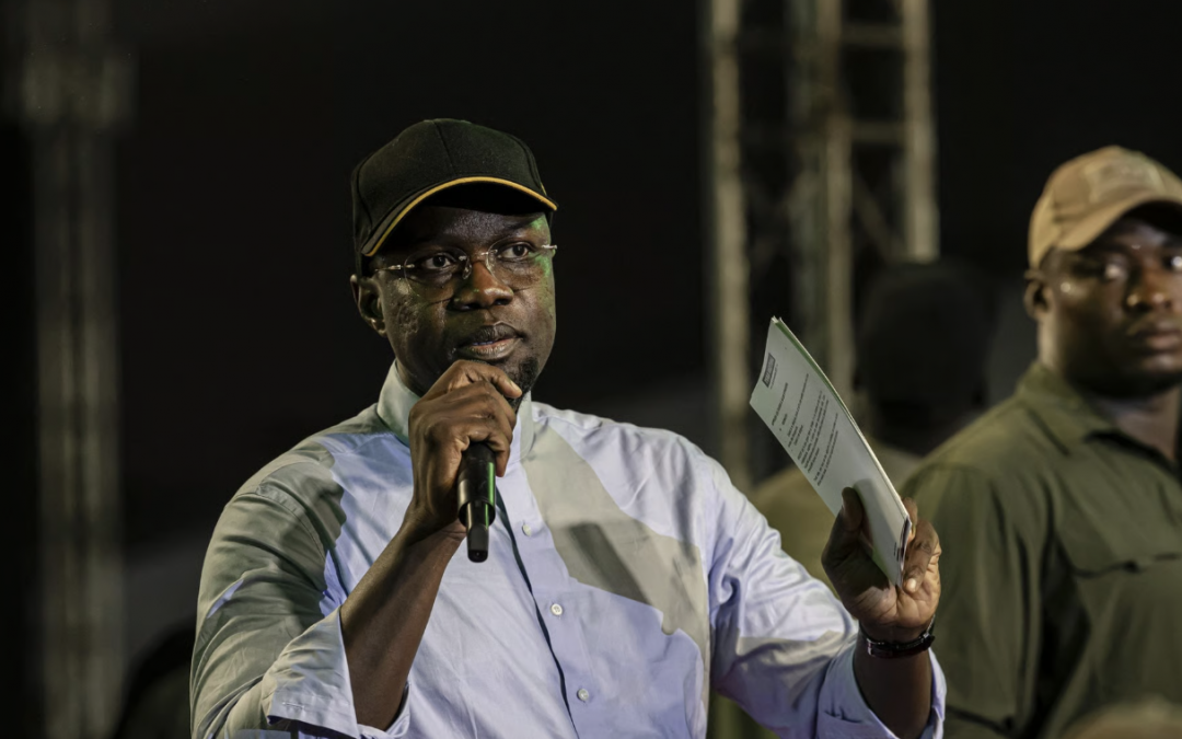 « Ça va castagner dur » : au Sénégal, Ousmane Sonko trace sa route